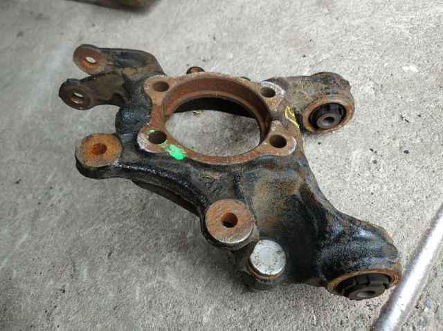 GHP92611XB MAZDA Цапфа задняя правая купить в Киев