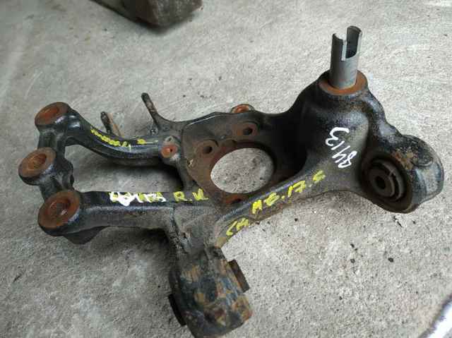 Цапфа поворотного кулака GHP92611XB MAZDA