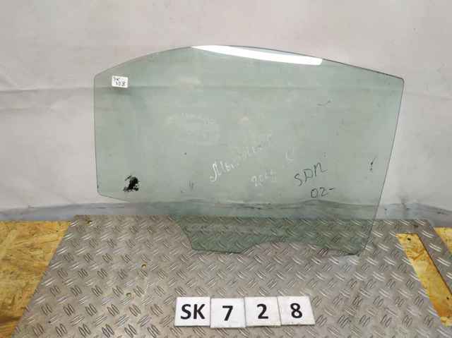 Стекло задней правой двери GJ6A72511 MAZDA