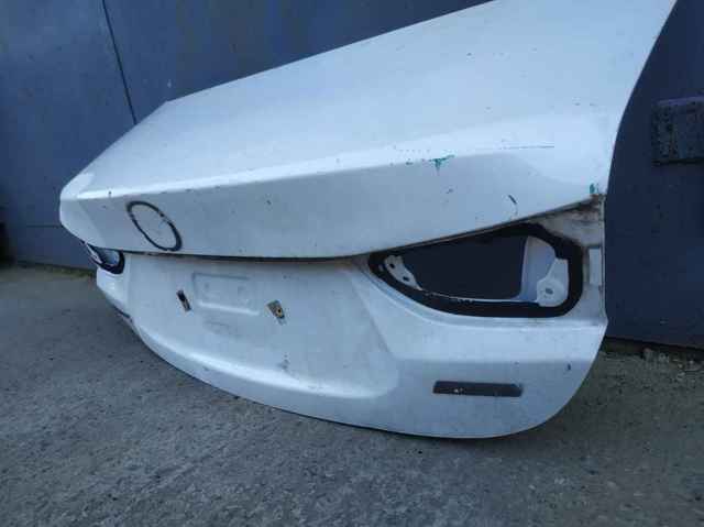 Крышка багажника GJY15261X MAZDA