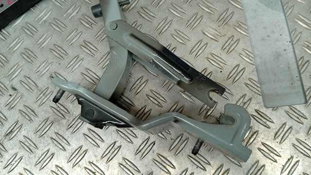 Шарнир крышки багажника GMD952710 MAZDA