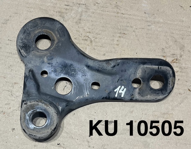 Кронштейн передней балки GS1D34611 MAZDA