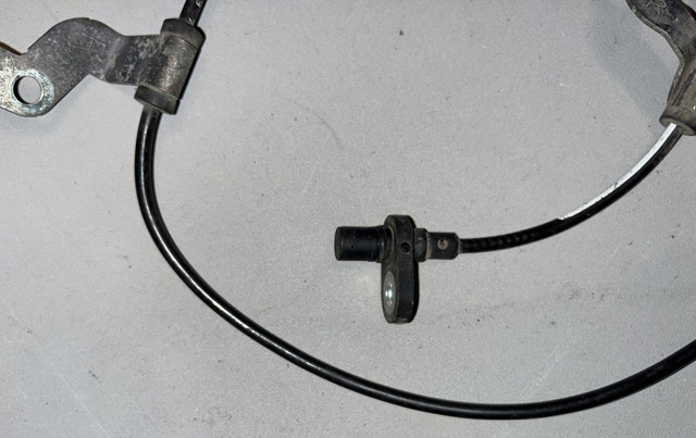 GS1D4371Y MAZDA Датчик АБС задний правый купить в Ужгород