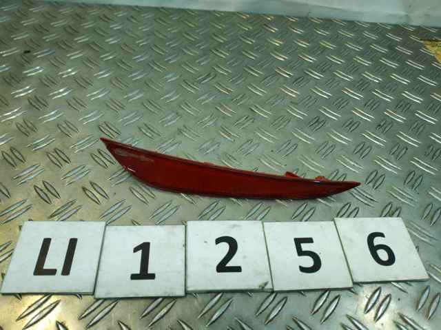Правый катафот заднего бампера JX7B13B414BA FORD