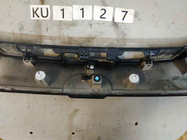 Молдинг крышки багажника KB7W50851 MAZDA