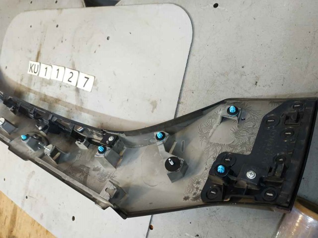 MAZDA KB7W50851 Молдинг крышки багажника в наличии Украина