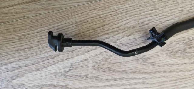MAZDA KB7W56651 Упор капота в наличии Кривой Рог