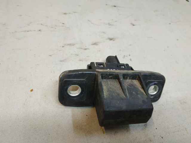 KB7W624B0 MAZDA Кнопка привода замка крышки багажника (двери 3/5-й (ляды) купить в Киев