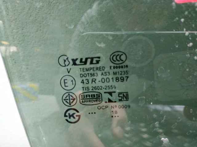 MAZDA KB8C72510 Стекло двери задней правой в наличии Ровно