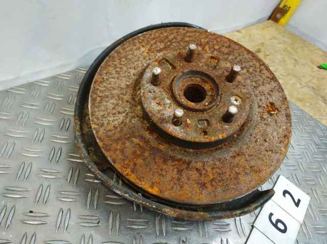 L20633020 MAZDA Цапфа передняя правая купить в Киев