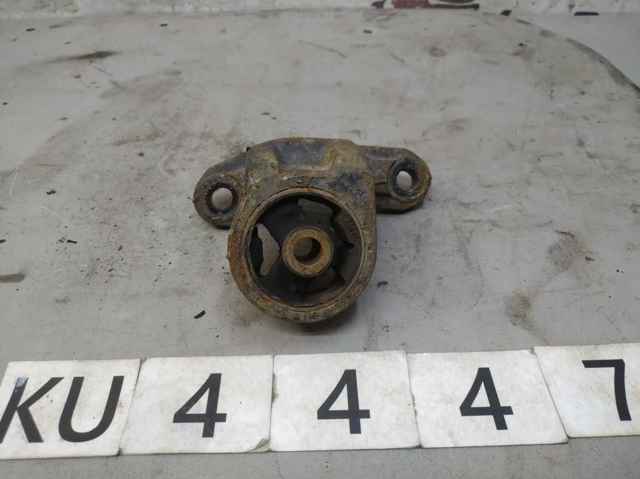 Кронштейн/траверса заднего редуктора, правая L2142868XA MAZDA
