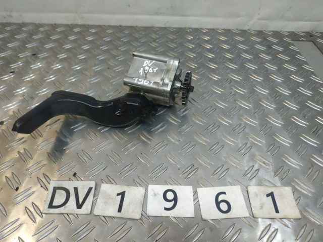 Насос маслозакачивающий LF0214100A MAZDA