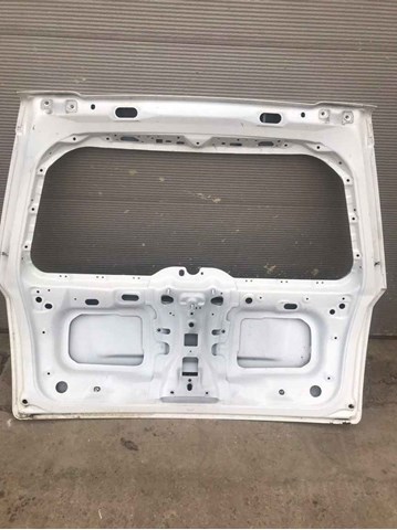 Пятая дверь LR039966 LAND ROVER