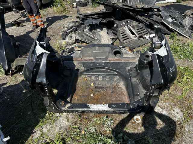 LR054608 LAND ROVER Крыло заднее правое купить в Запорожье