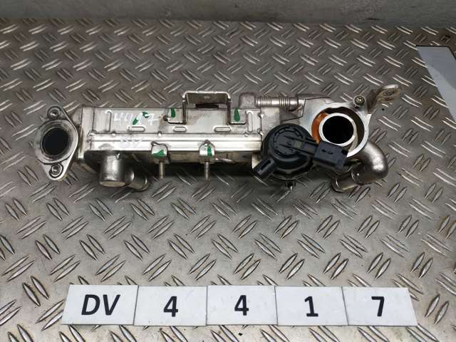 Радиатор системы рециркуляции ОГ LR125548 LAND ROVER