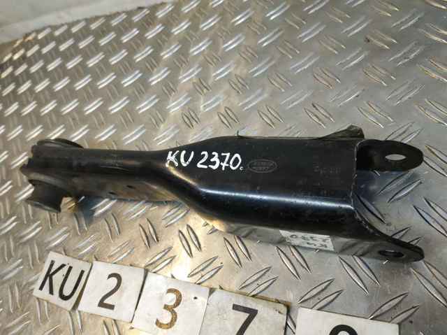 Балансир задний нижний, левый LR128795 LAND ROVER