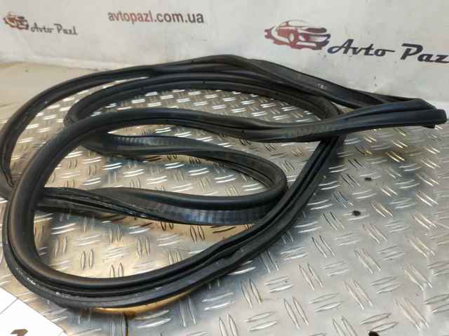 LAND ROVER LR147402 в наличии Ровно