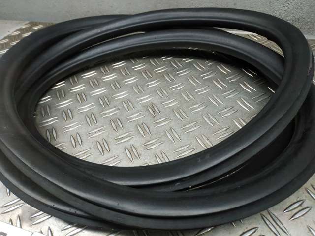 LAND ROVER LR168942 в наличии Житомир