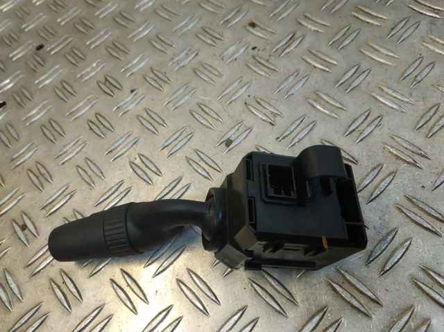 Подрулевой правый переключатель  M29843 HONDA
