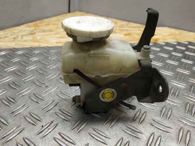 Бачок тормозной жидкости MN116527 MITSUBISHI