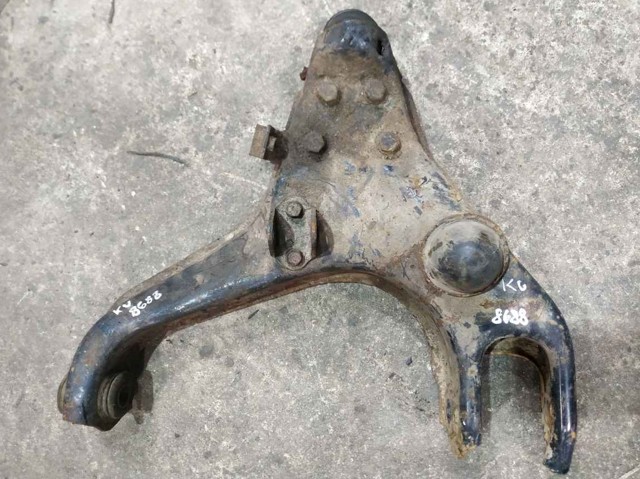 Правый рычаг передней нижней подвески MN150412 MITSUBISHI