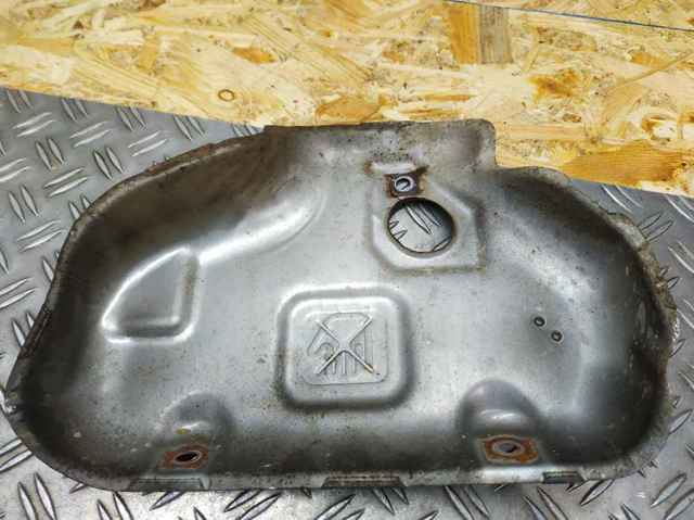 Крышка выпускного коллектора MR571132 MITSUBISHI