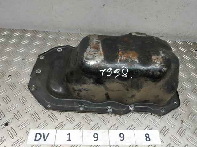 Масляный поддон двигателя PE0110400 MAZDA