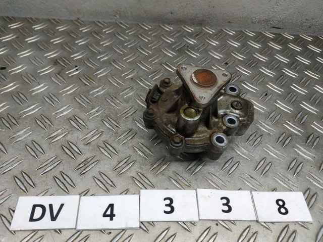Помпа охлаждения PE0115010B MAZDA
