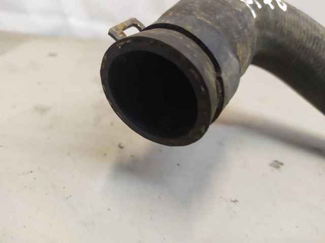 Патрубок радиатора охлаждения нижний PE011518YC MAZDA