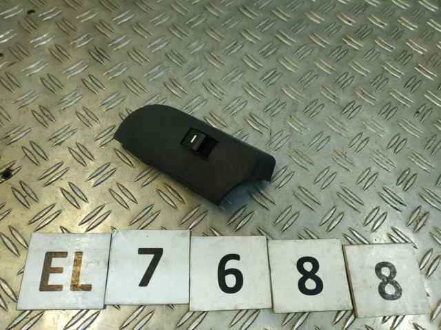 Кнопка подъемника заднего правого стекла YUF000072PVA LAND ROVER