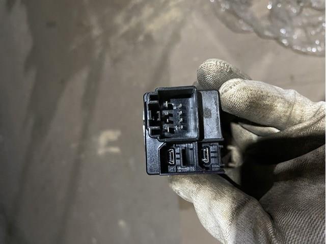 5XG28DX9AD CHRYSLER USB-разветвитель купить в Каменское