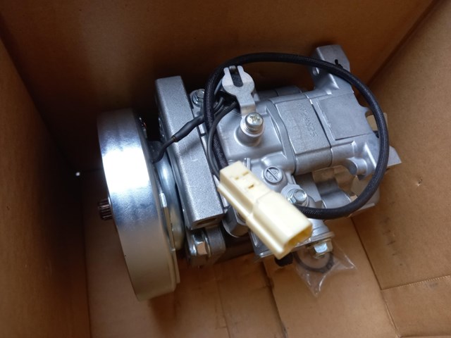 Компрессор климатической установки GJ6F61K00B MAZDA