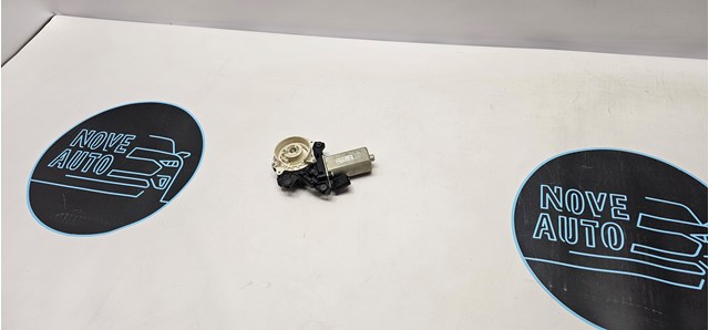 Мотор-привод открытия/закрытия замка двери задней правой 4F0837060 VAG