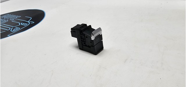 Кнопка электромеханического стояночного тормоза 8K1927225E VAG