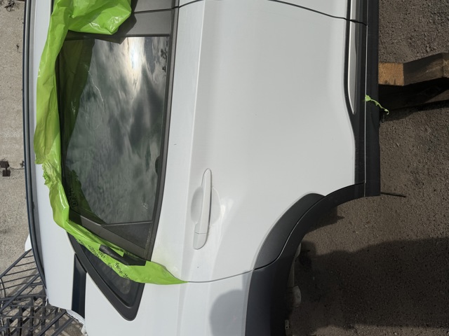 Задняя правая дверь 77004J9000 HYUNDAI