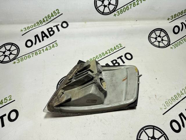 Поворотник правый 261302F000 NISSAN