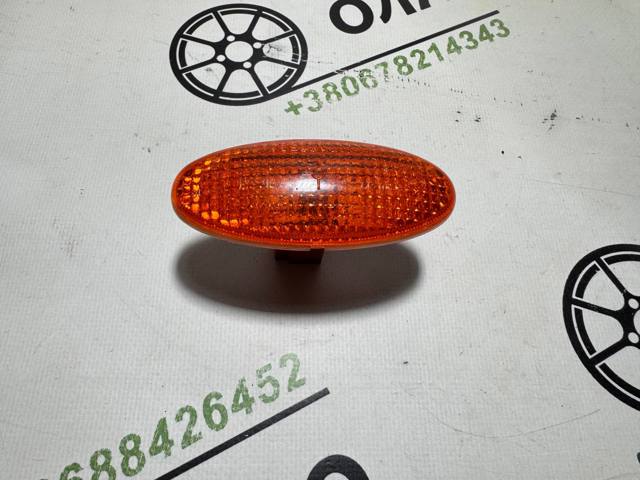 Повторитель поворота в крыло 261606F605 NISSAN