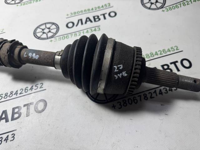 Полуось передняя, правая 39100AV611 NISSAN