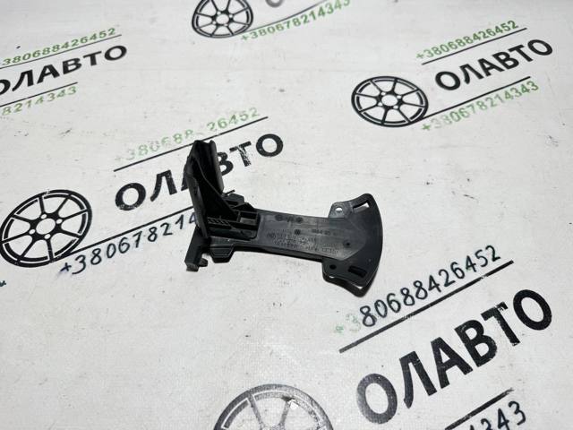 Направляющая переднего бампера 51117296331 BMW