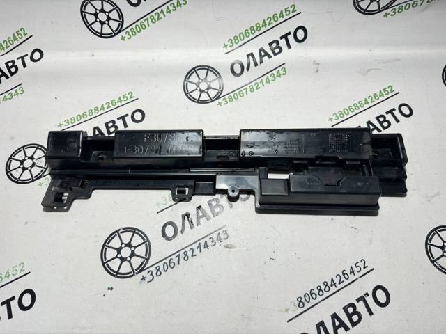 51777256917 BMW Опора порога (крепление) купить в Тернополь