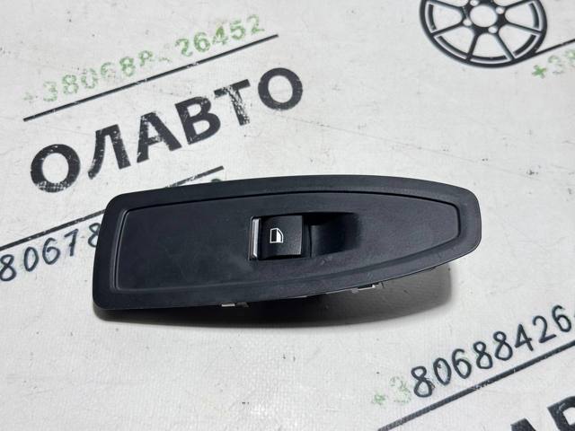 Кнопка стеклоподъемника передняя правая 61319208107 BMW