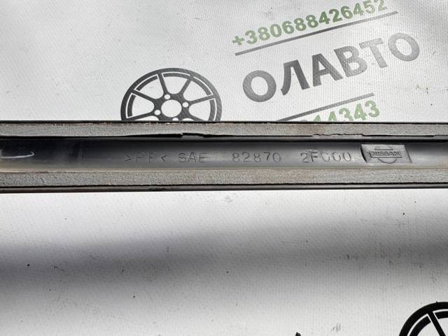 Молдинг двери задней правой 828702F000 NISSAN
