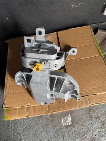 Подушка мотора правая ZPSME060 NTY