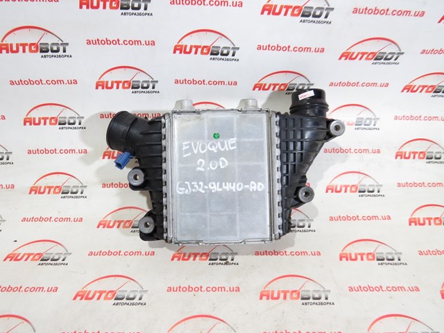 Охладитель наддувочного воздуха LR095900 LAND ROVER