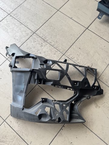 BMW 51117422248 Кронштейн бампера переднего правый в наличии Украина