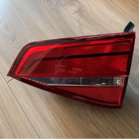 Фонарь задний правый, внутренний 5C6945094F VAG