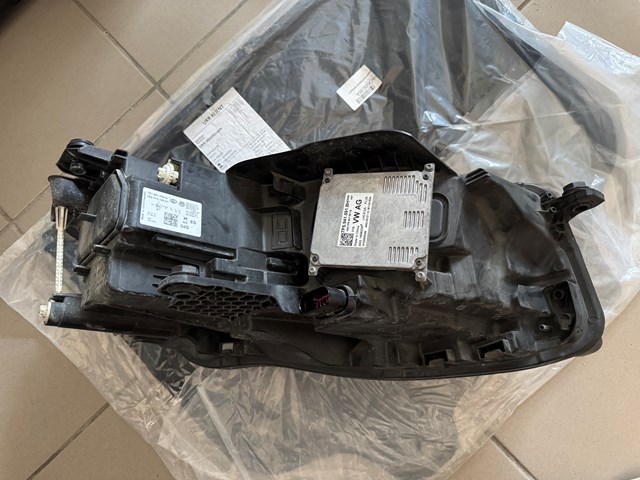 761941035A VAG Левая фара купить в Харьков