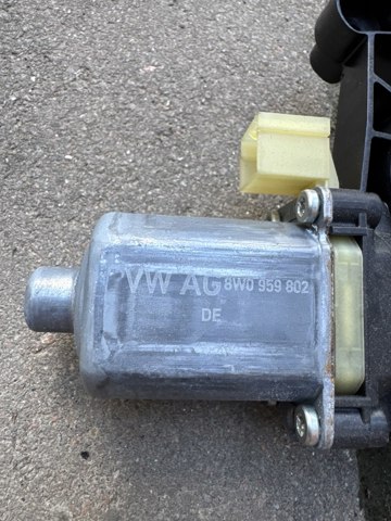 8W0959802 Мотор стеклоподъемника двери передней правой купить Киев