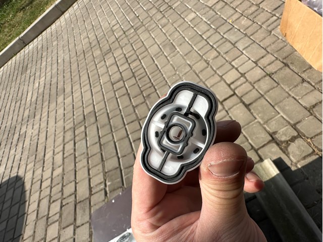 8W6853909C VAG купить в Киев