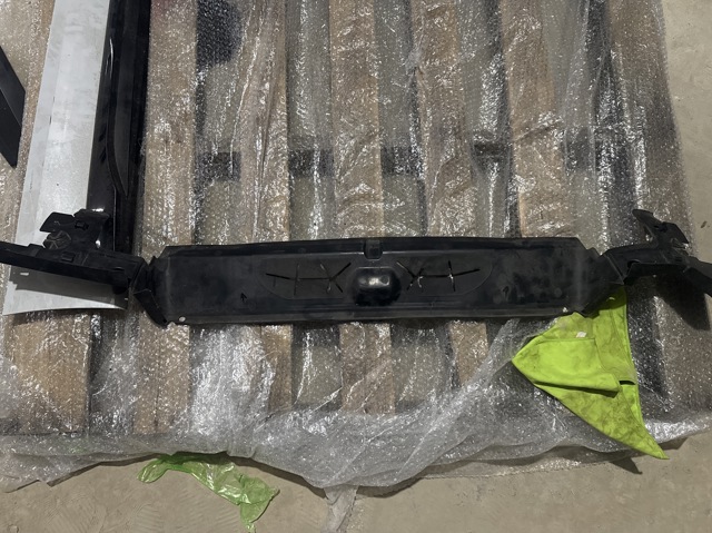 51747421678 BMW Воздуховод (дефлектор) радиатора нижний купить в Житомир